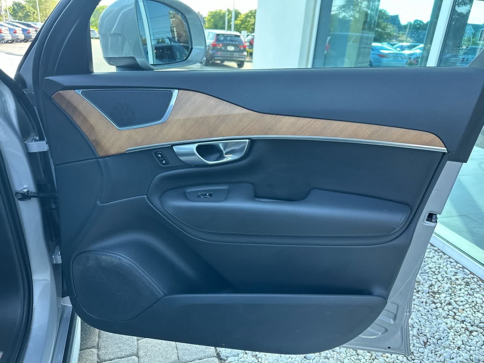 Used 2023 Volvo XC90 B5 Plus w/ Protection Package Premier AWD/4WD image 44