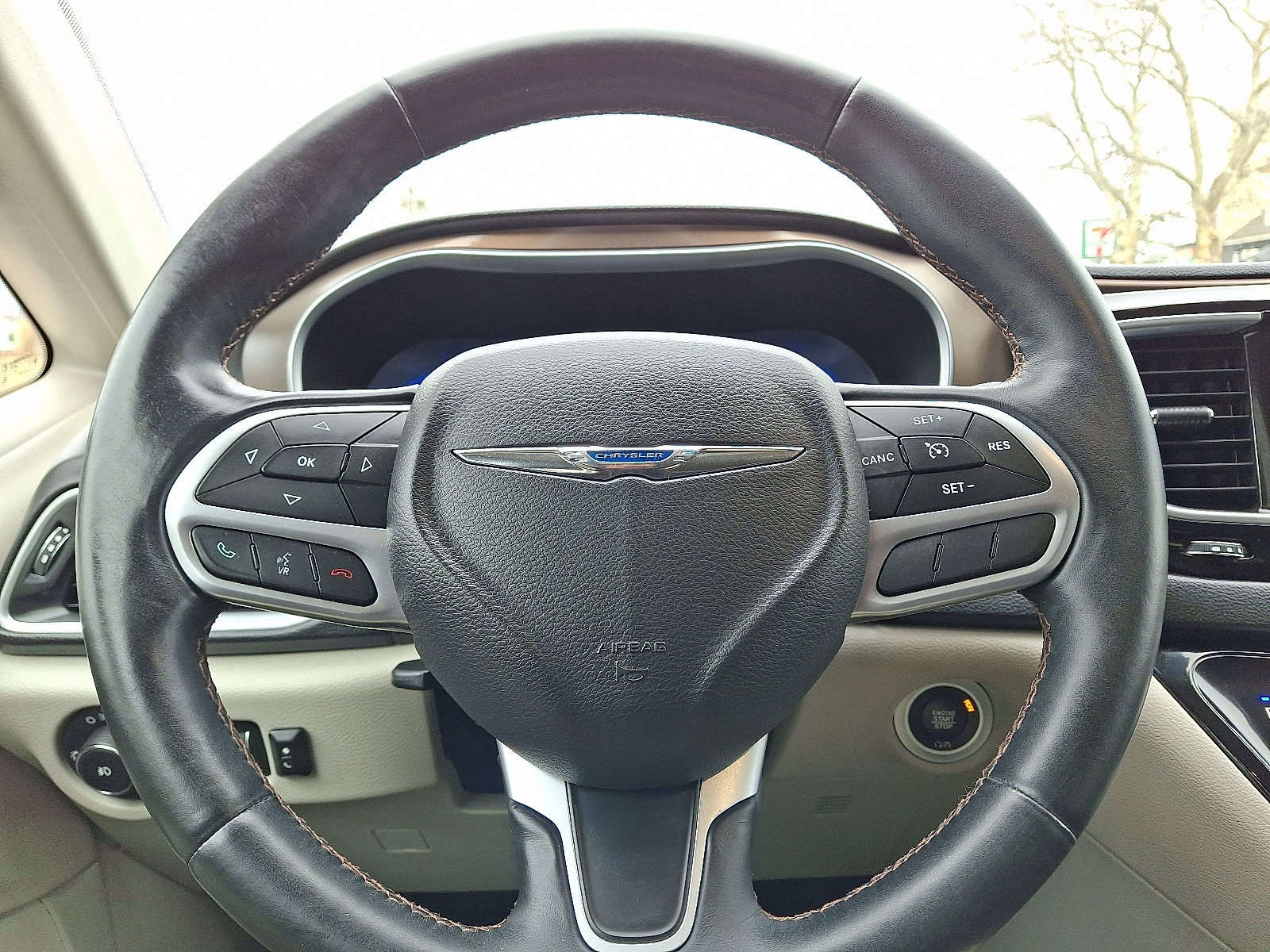 Used 2017 Chrysler Pacifica Touring-L Plus image 21