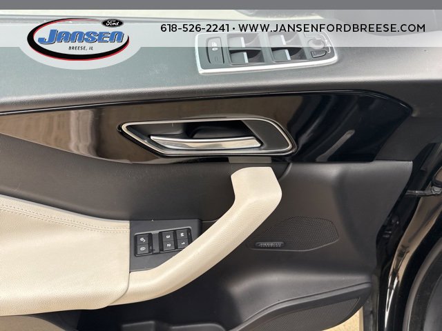 Used 2017 Jaguar F-PACE R-Sport image 8