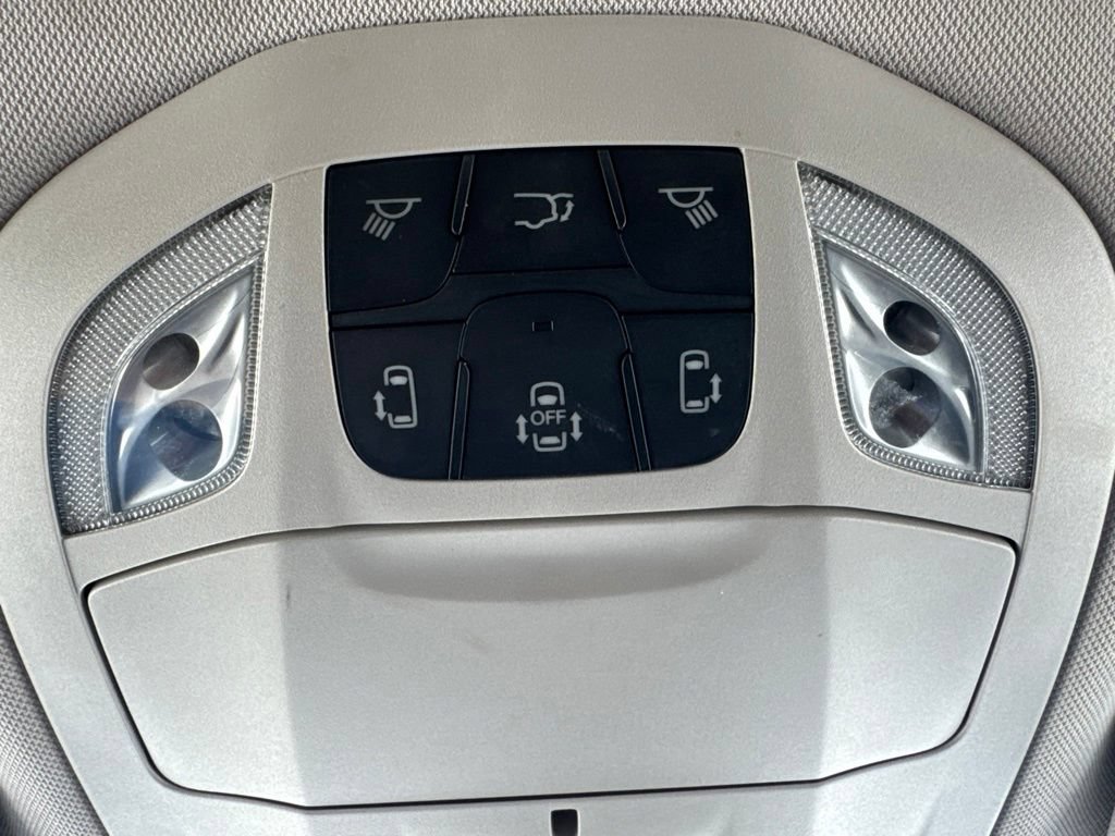Used 2024 Chrysler Pacifica Touring-L FWD image 38