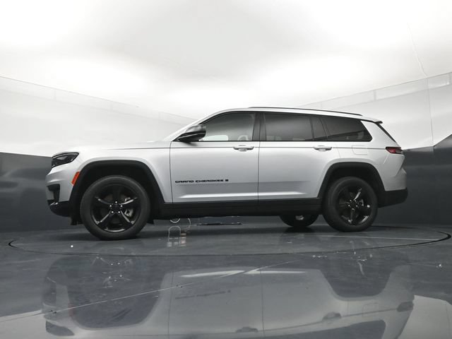 Used 2023 Jeep Grand Cherokee L Laredo AWD/4WD image 21