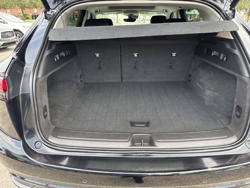 Used 2022 Buick Envision Essence w/ Technology Package II FWD image 9