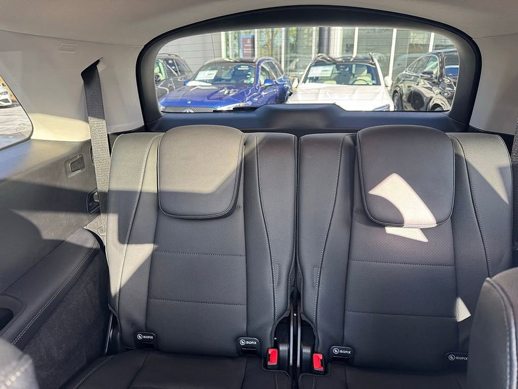 Used 2024 Mercedes-Benz GLS 450 4MATIC image 32