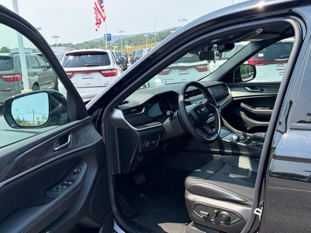 New 2026 Jeep Grand Cherokee Limited AWD/4WD image 15
