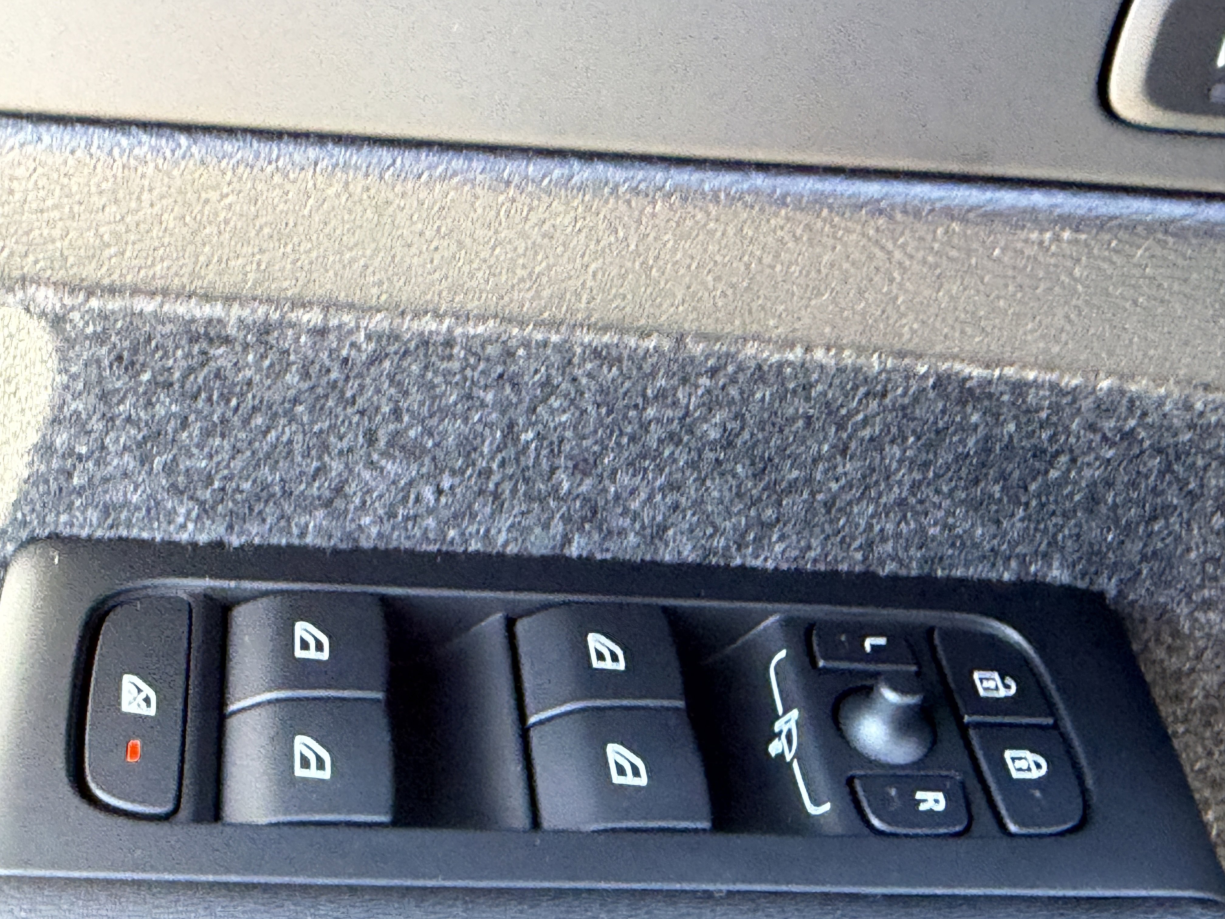 New 2026 Volvo XC40 B5 Core w/ Protection Package image 16