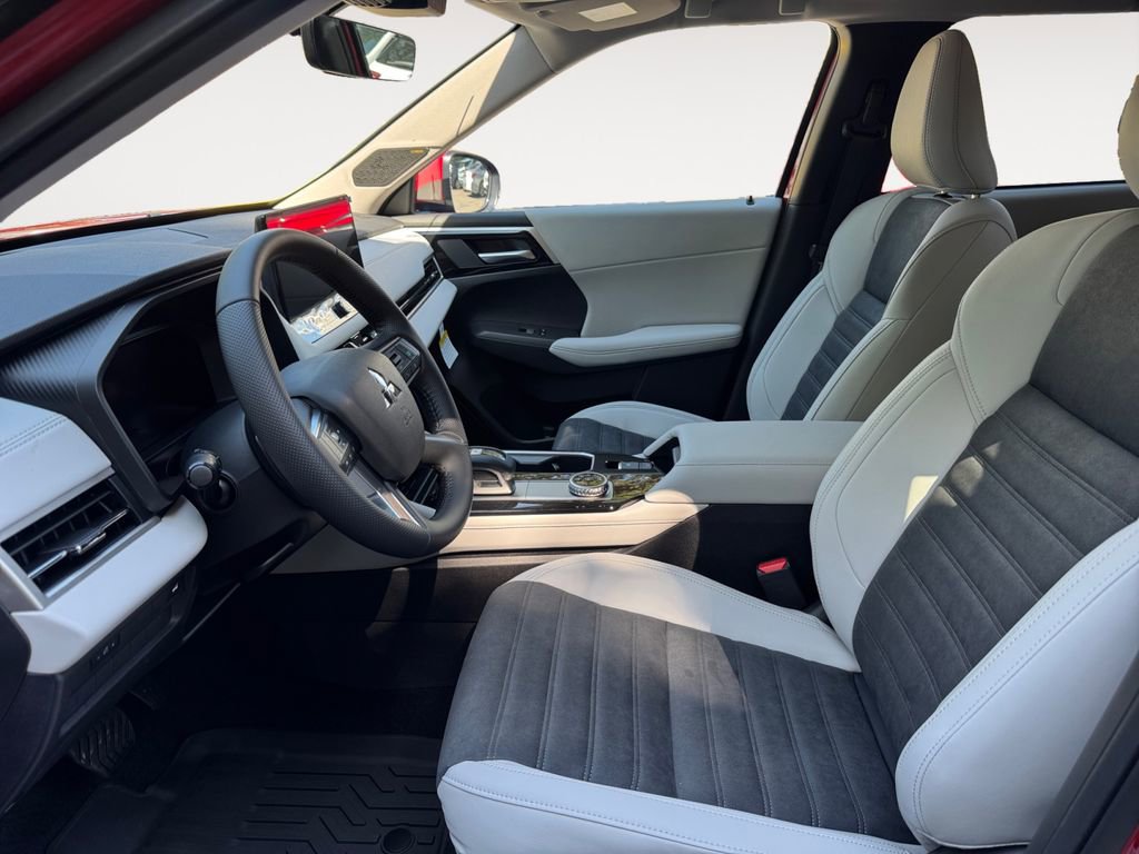 New 2025 Mitsubishi Outlander SE image 9