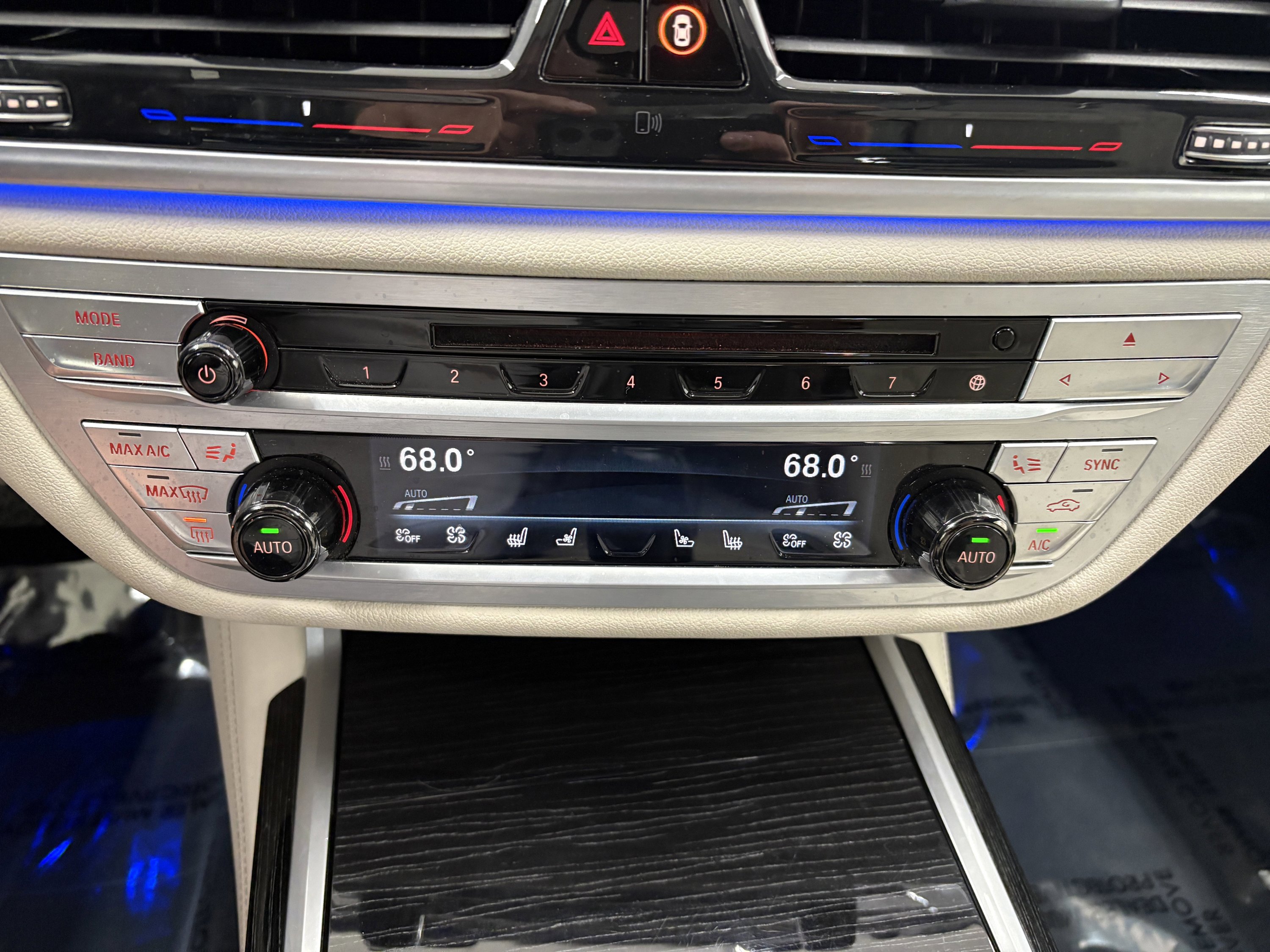 Used 2017 BMW 750i xDrive image 11