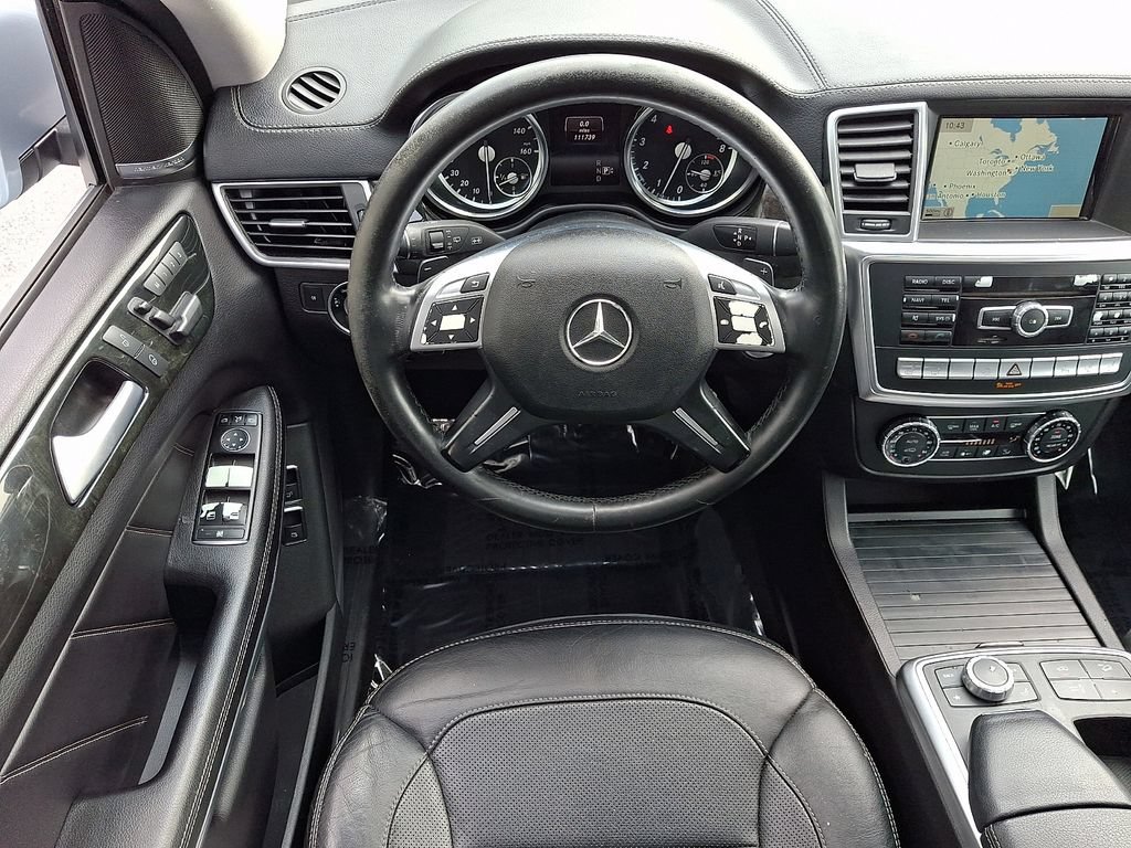 Used 2015 Mercedes-Benz GL 550 4MATIC image 16