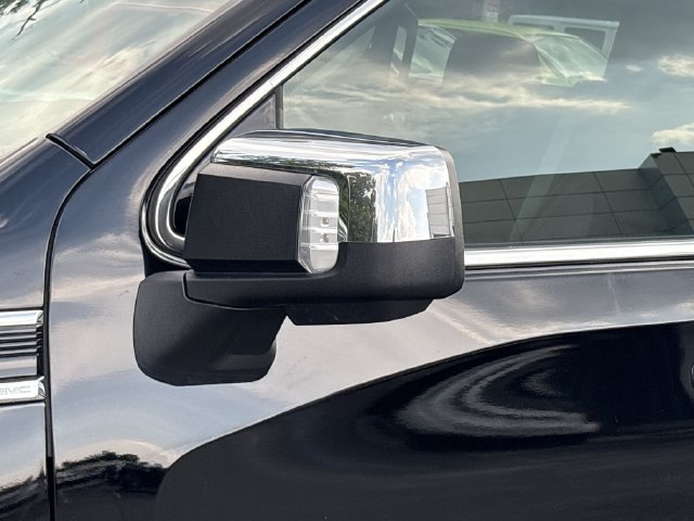 Used 2025 GMC Sierra 1500 SLT RWD image 28