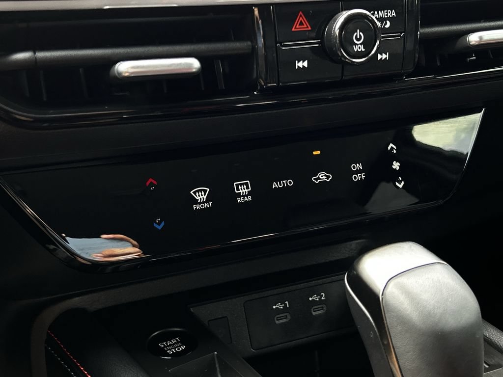 Used 2025 Nissan Kicks SR FWD image 21