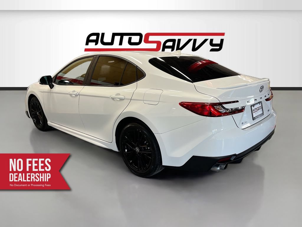 Used 2025 Toyota Camry SE FWD image 5