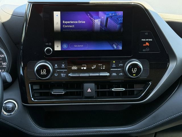 Used 2023 Toyota Highlander LE image 17