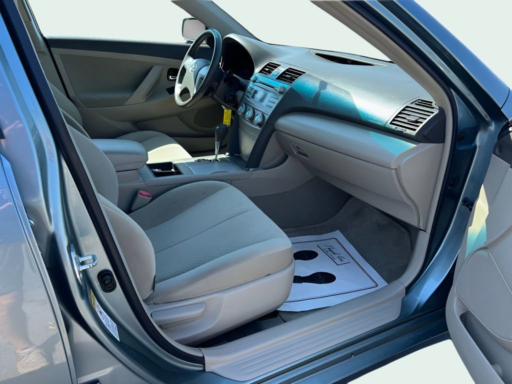 Used 2009 Toyota Camry SE FWD image 16