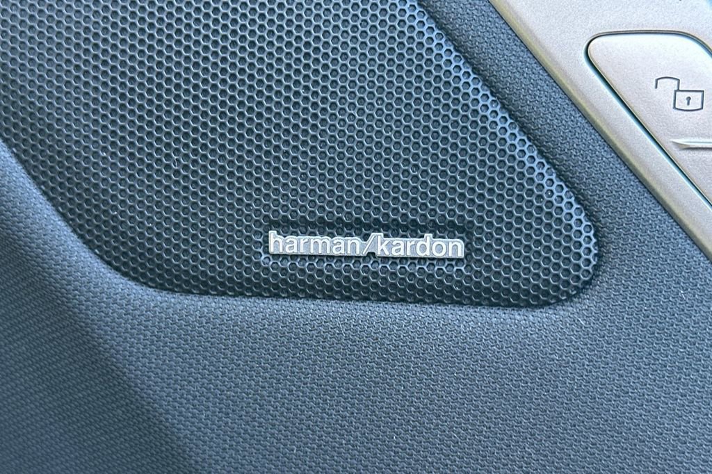 Used 2023 BMW iX xDrive50 w/ Premium Package image 20