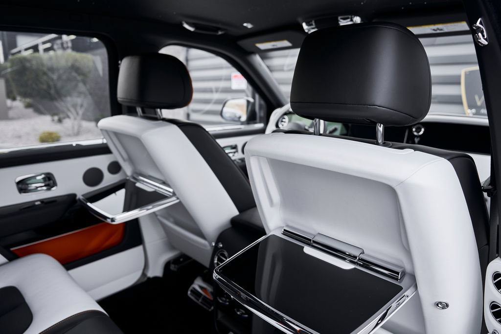 Used 2026 Rolls-Royce Cullinan AWD/4WD image 46