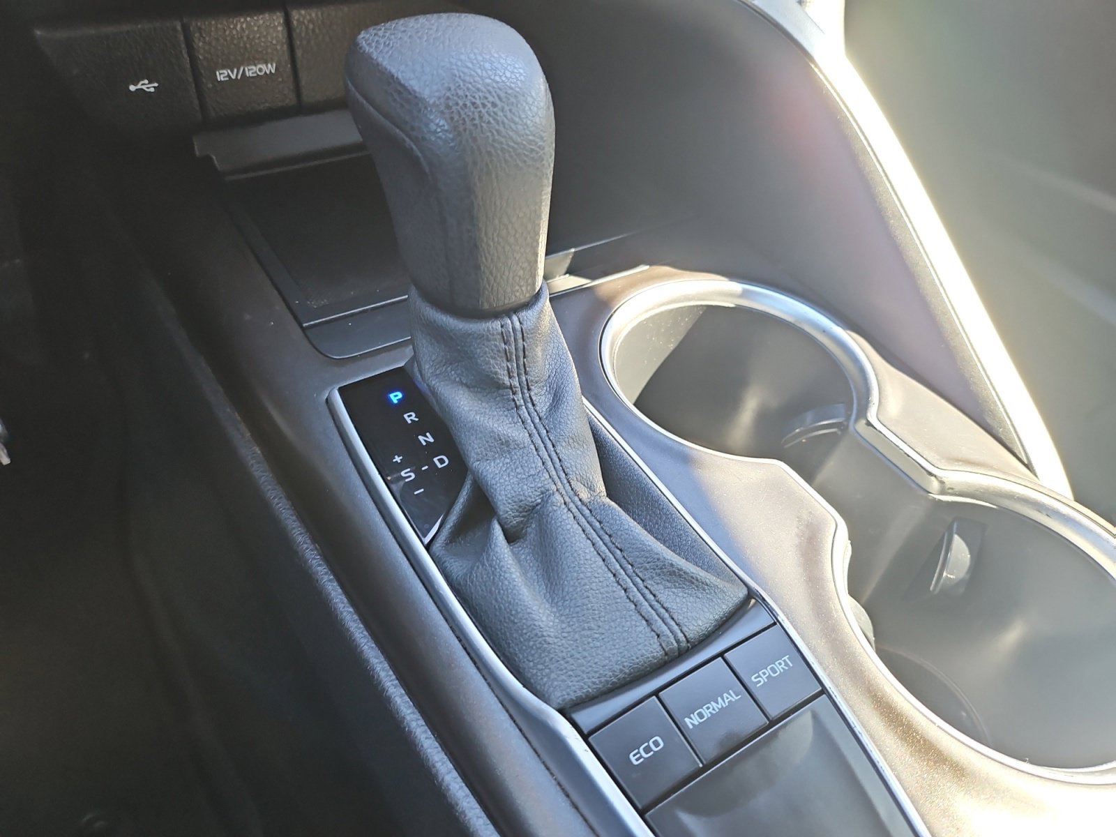 Used 2022 Toyota Camry LE FWD image 30