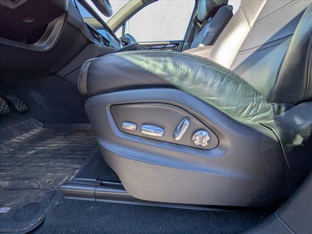 Used 2019 Porsche Cayenne image 16