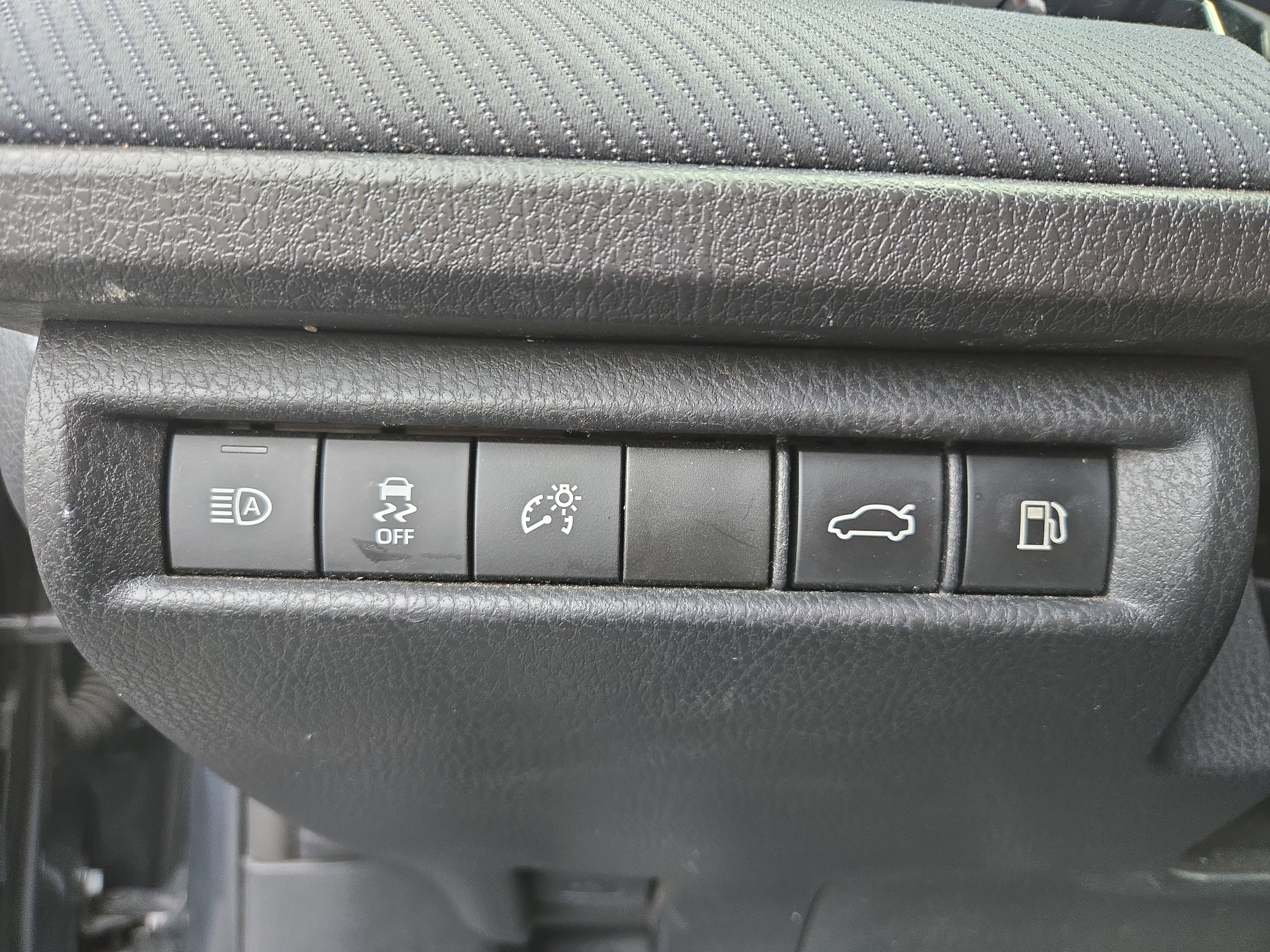 Used 2025 Toyota Camry SE image 15