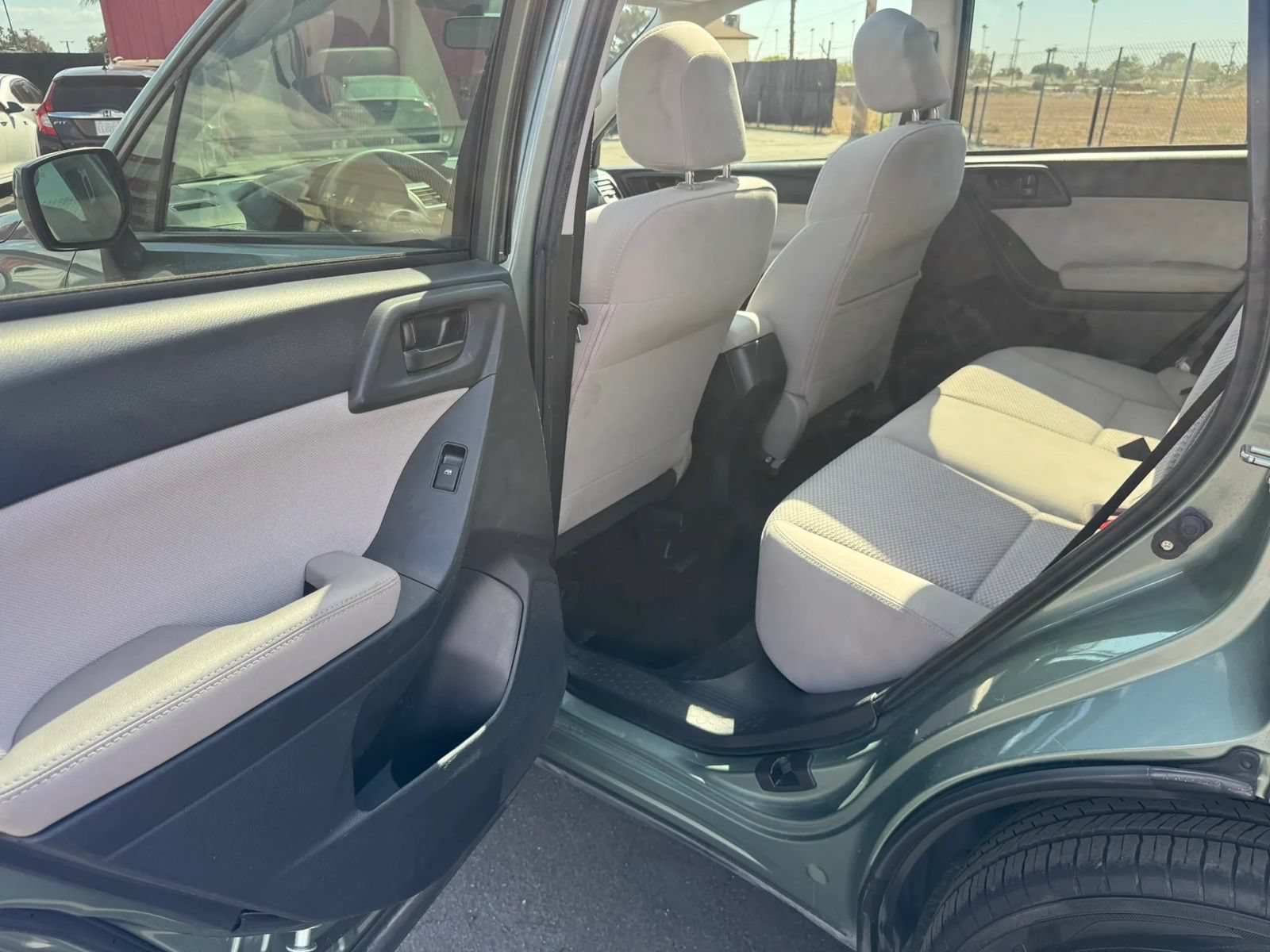 Used 2016 Subaru Forester 2.5i Premium w/ All-Weather Package AWD/4WD image 23