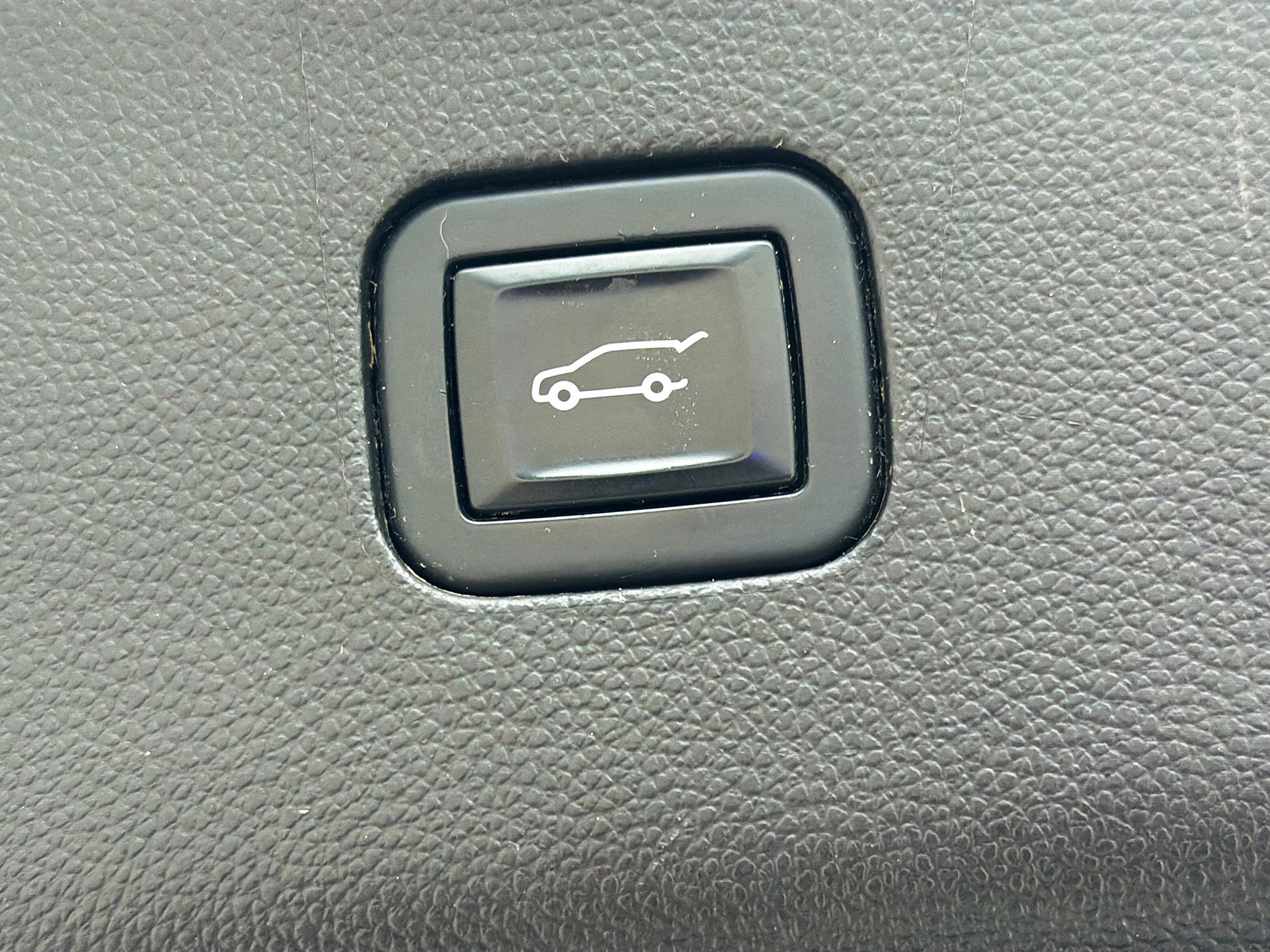 Used 2020 Buick Enclave Premium w/ Surround and Sites Package image 14