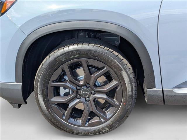New 2025 Honda Pilot Touring image 10