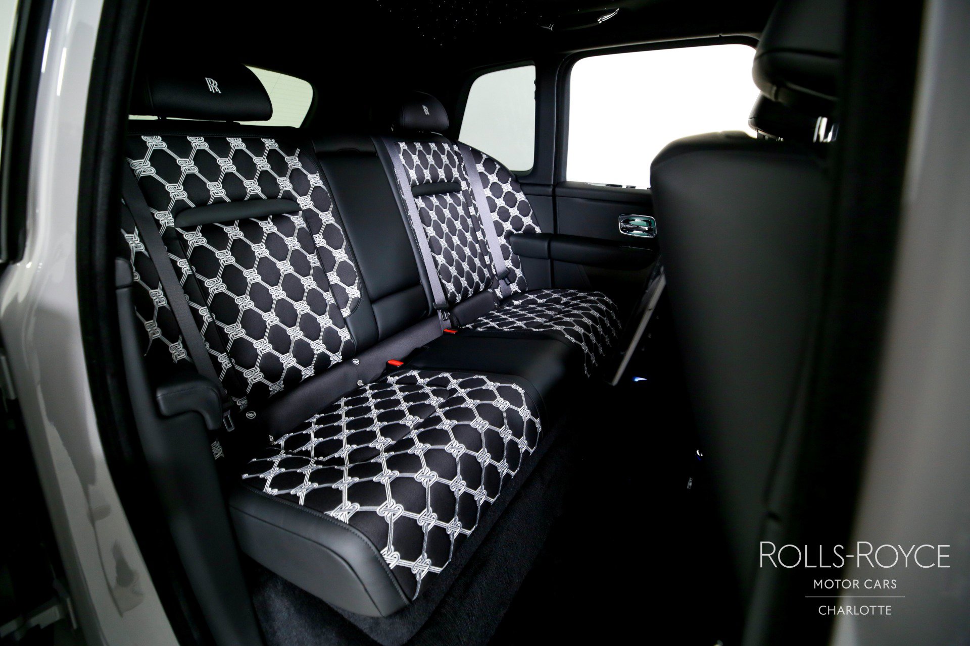 New 2026 Rolls-Royce Cullinan image 29