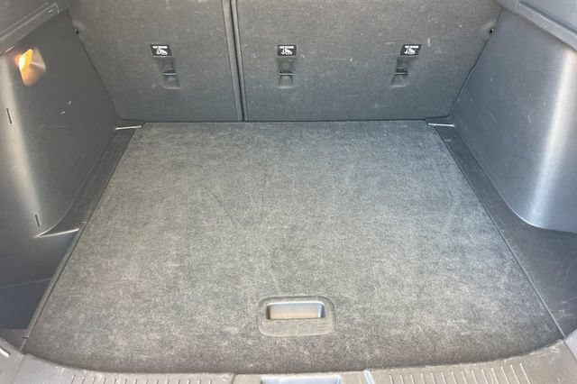 Used 2025 Chevrolet Trax LT FWD image 17