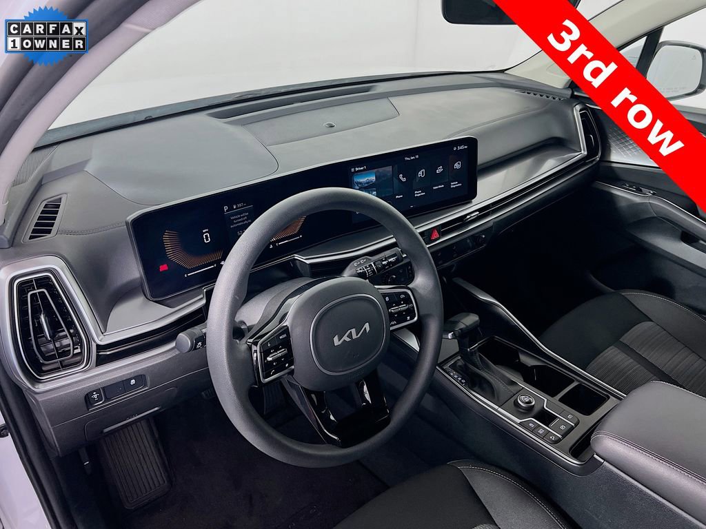 Certified 2025 Kia Sorento LX image 10