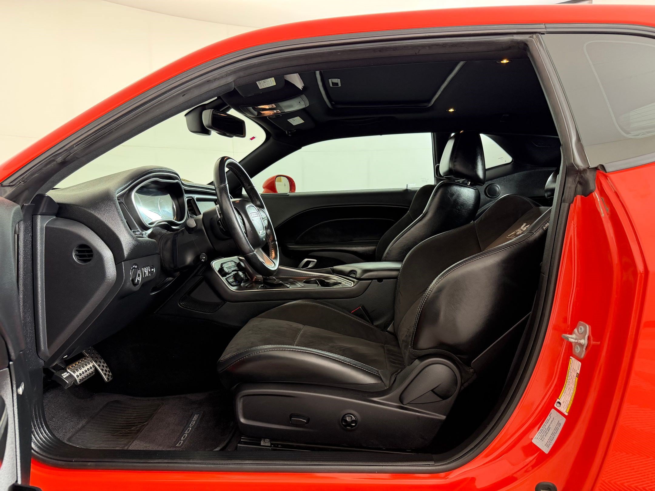 Used 2016 Dodge Challenger R/T Scat Pack RWD image 5
