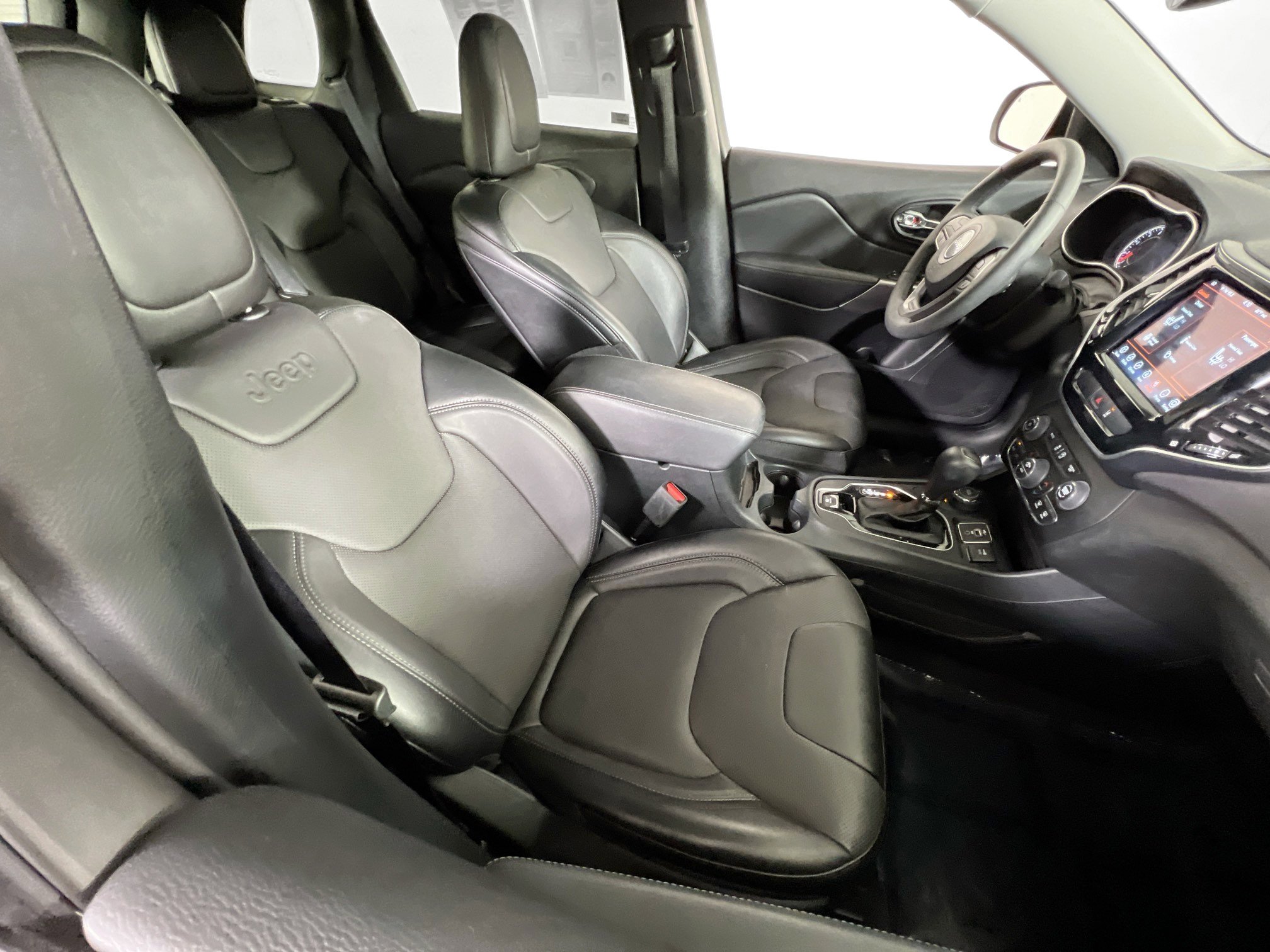 Used 2022 Jeep Cherokee Limited AWD/4WD image 27