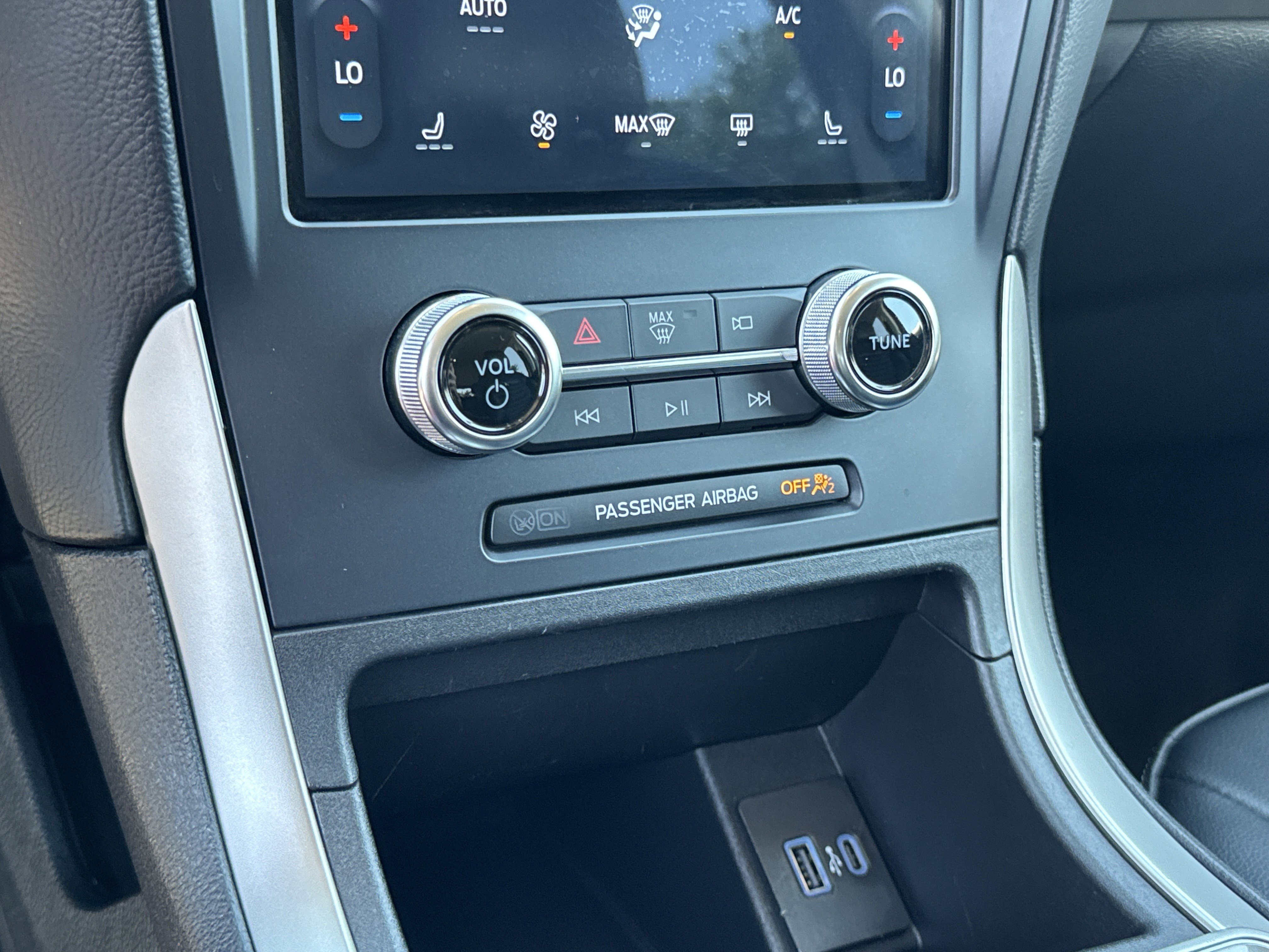 Used 2023 Ford Edge SEL image 35