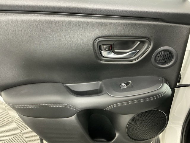 Used 2023 Honda HR-V EX-L image 9