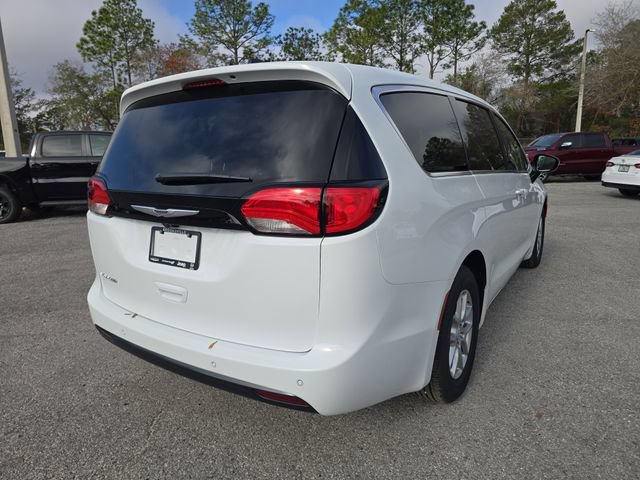 New 2026 Chrysler Voyager LX FWD image 4