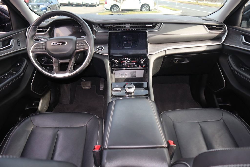 Used 2022 Jeep Grand Cherokee L Limited AWD/4WD image 14