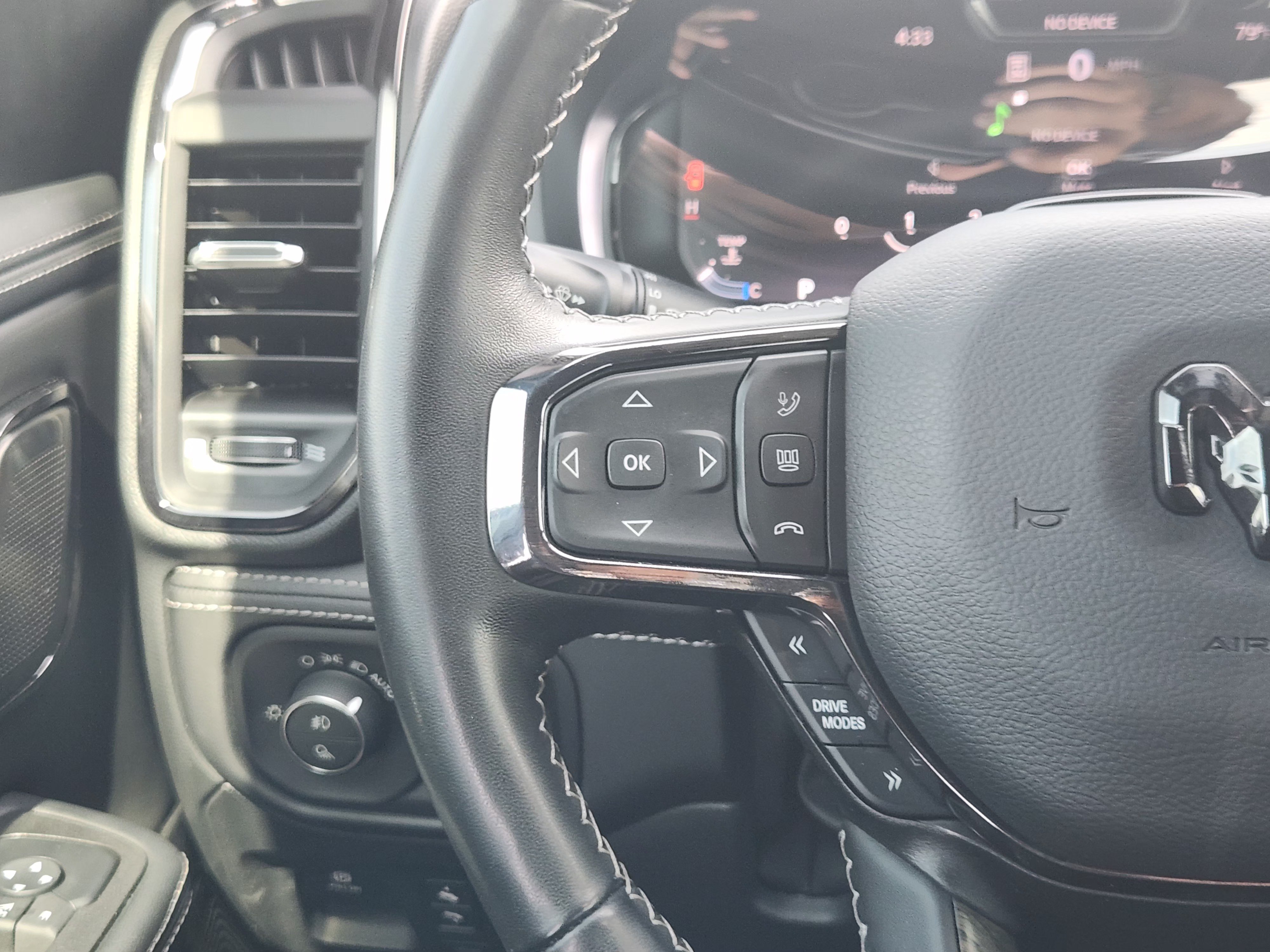Used 2025 RAM 1500 Limited AWD/4WD image 30