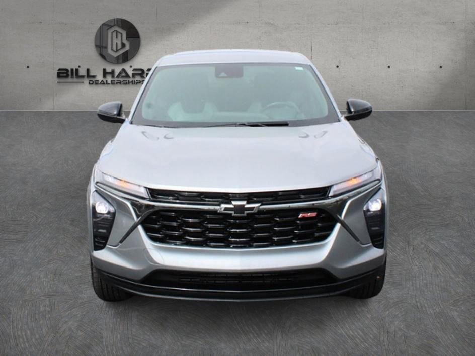 Used 2024 Chevrolet Trax RS image 2