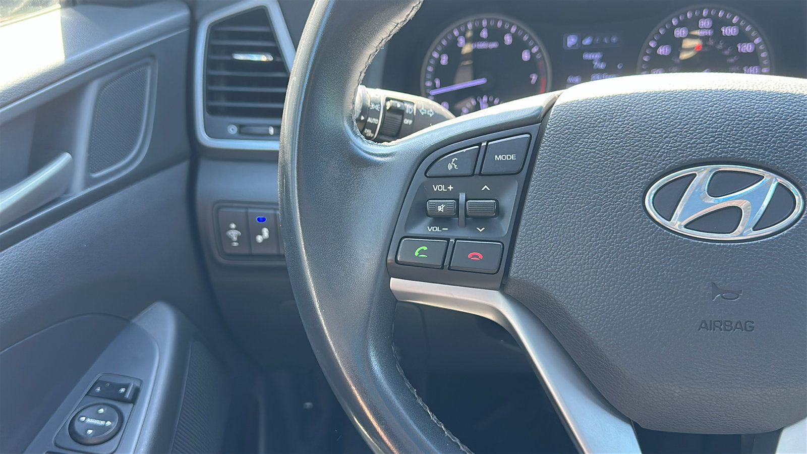 Used 2018 Hyundai Tucson Value AWD/4WD image 17