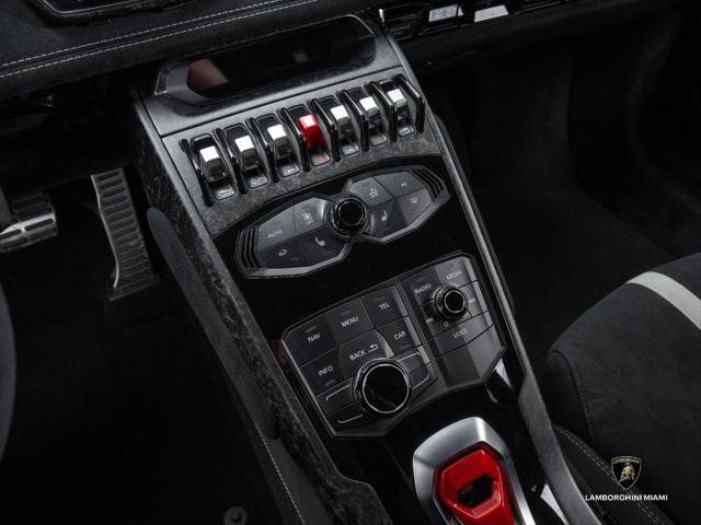 Used 2018 Lamborghini Huracan Performante AWD/4WD image 50