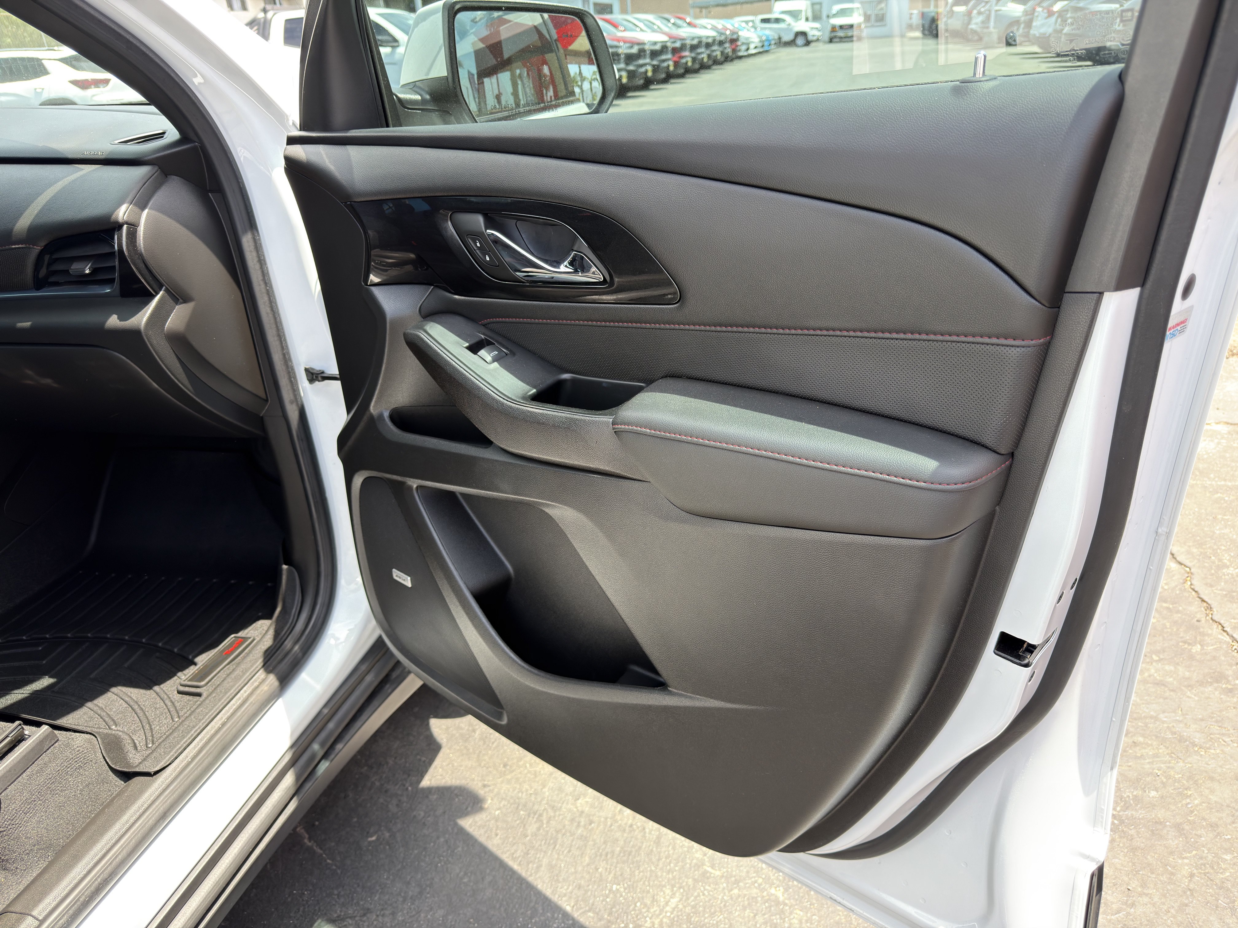Used 2023 Chevrolet Traverse RS AWD/4WD image 11