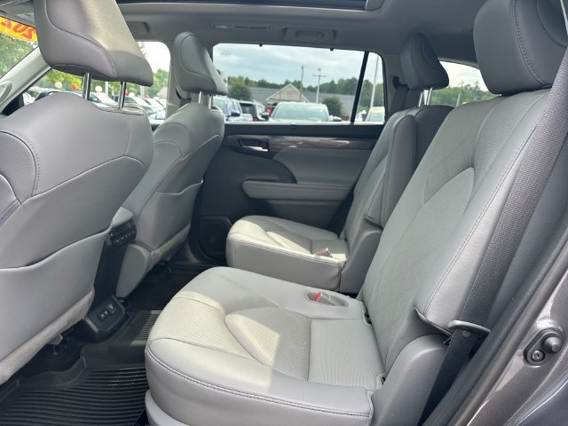 Used 2021 Toyota Highlander Platinum AWD/4WD image 14