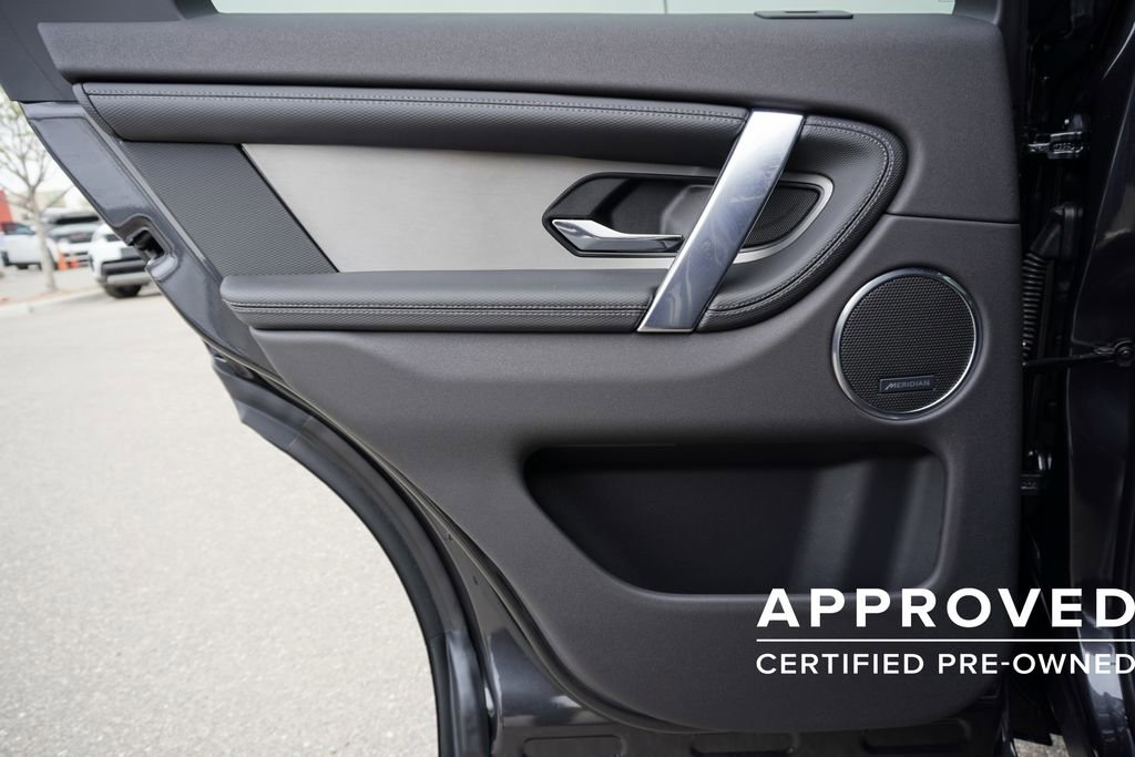 Used 2025 Land Rover Discovery Sport Dynamic SE image 28