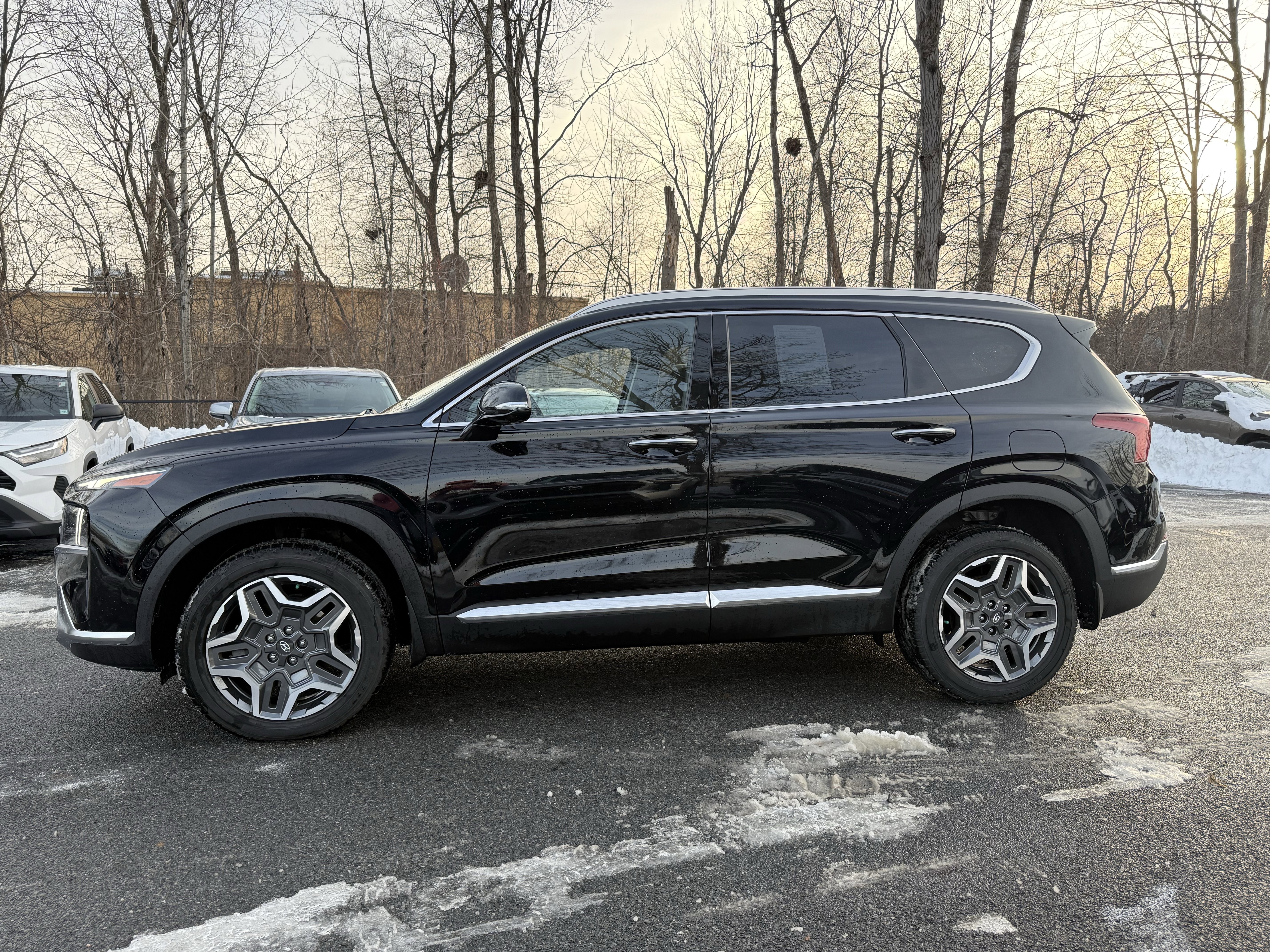 Used 2022 Hyundai Santa Fe Limited image 2