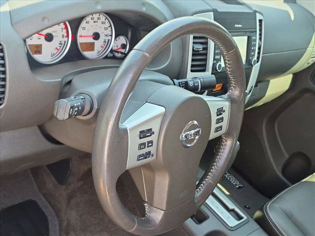 Used 2017 Nissan Frontier PRO-4X w/ Pro-4x Luxury Package AWD/4WD image 9