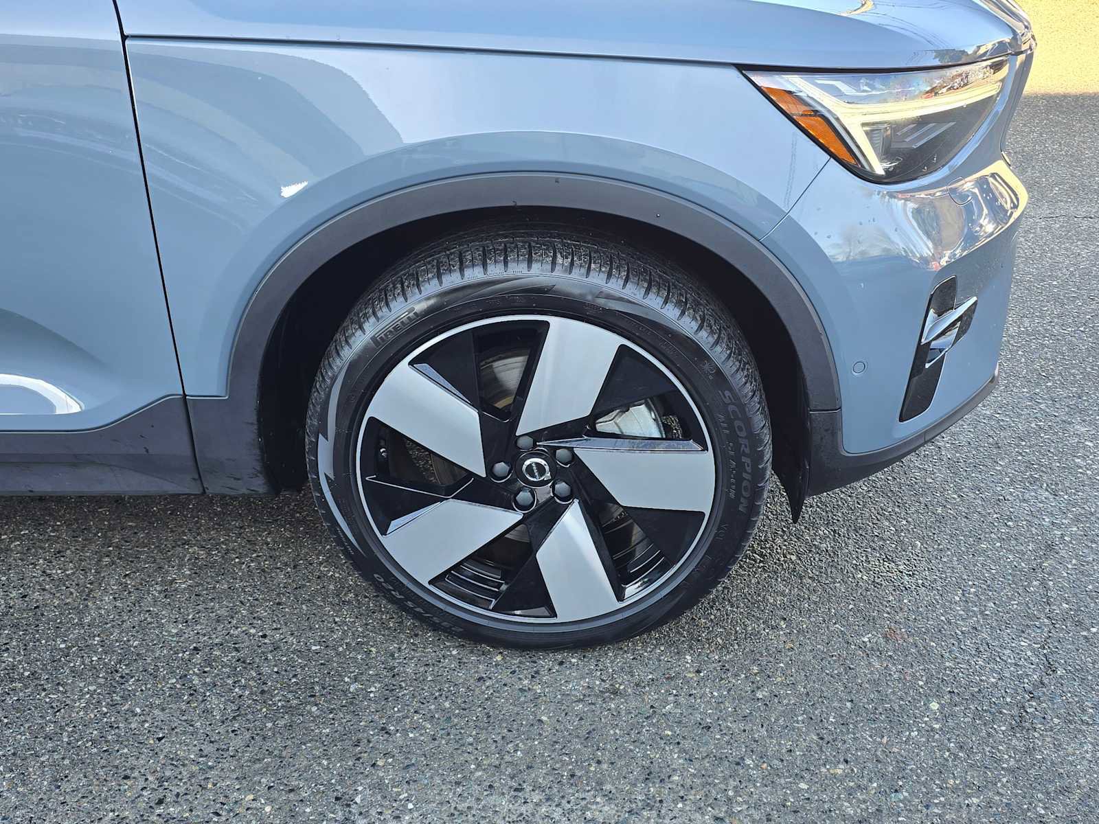 Certified 2023 Volvo C40 P8 Recharge Ultimate image 9