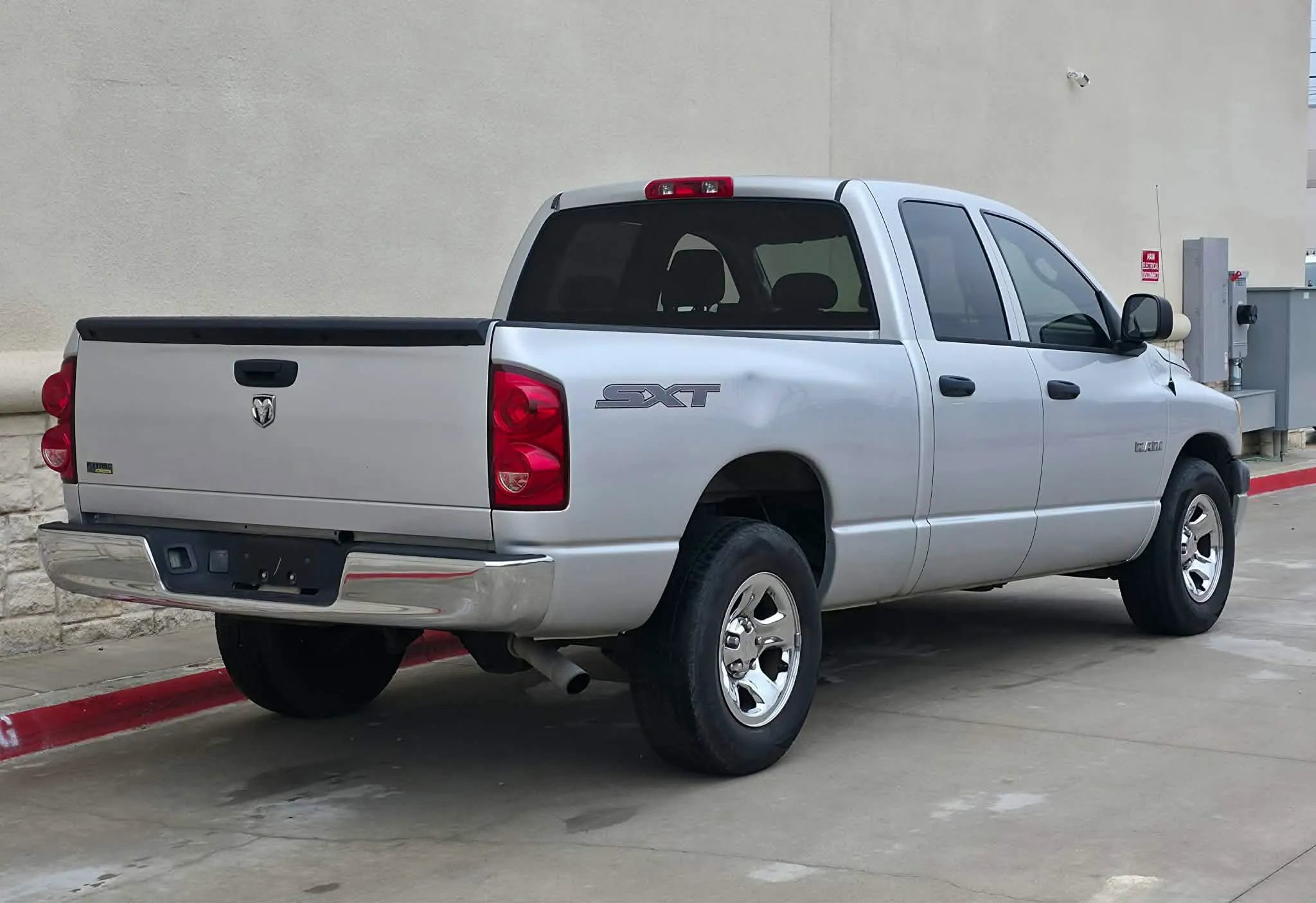Used 2008 Dodge Ram 1500 Truck ST RWD image 3