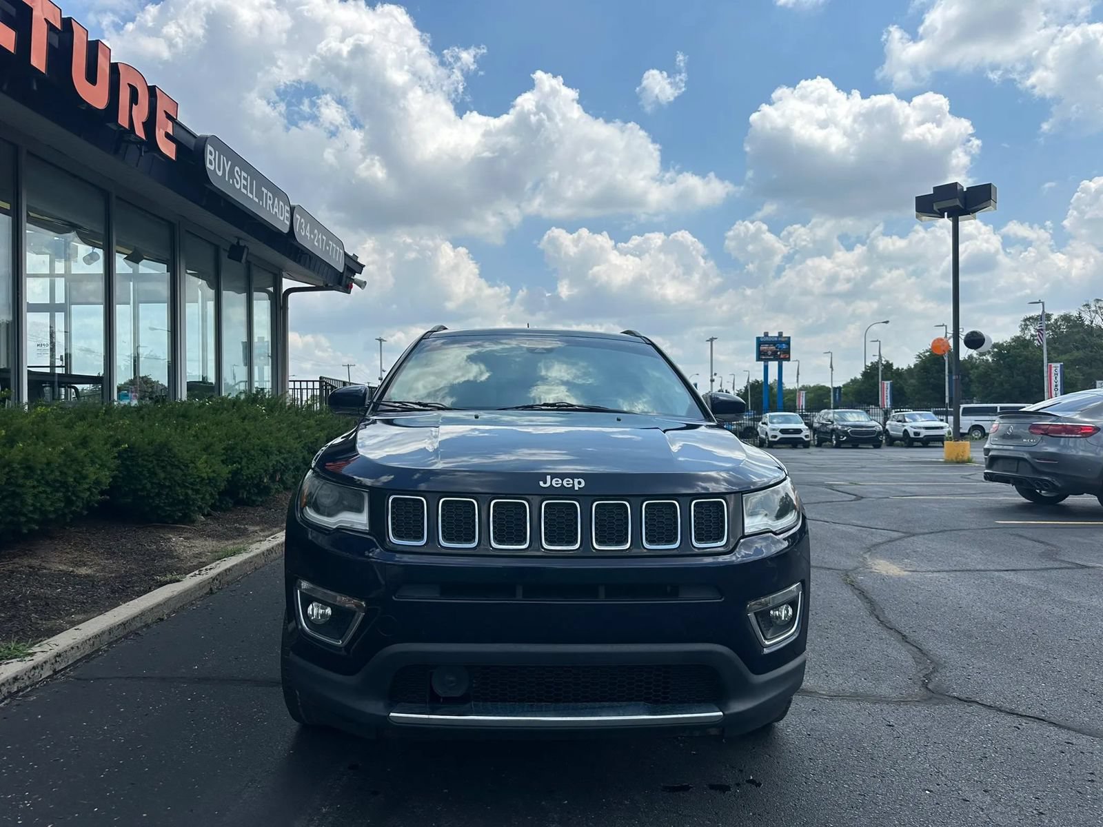 Used 2017 Jeep Compass Limited AWD/4WD image 2
