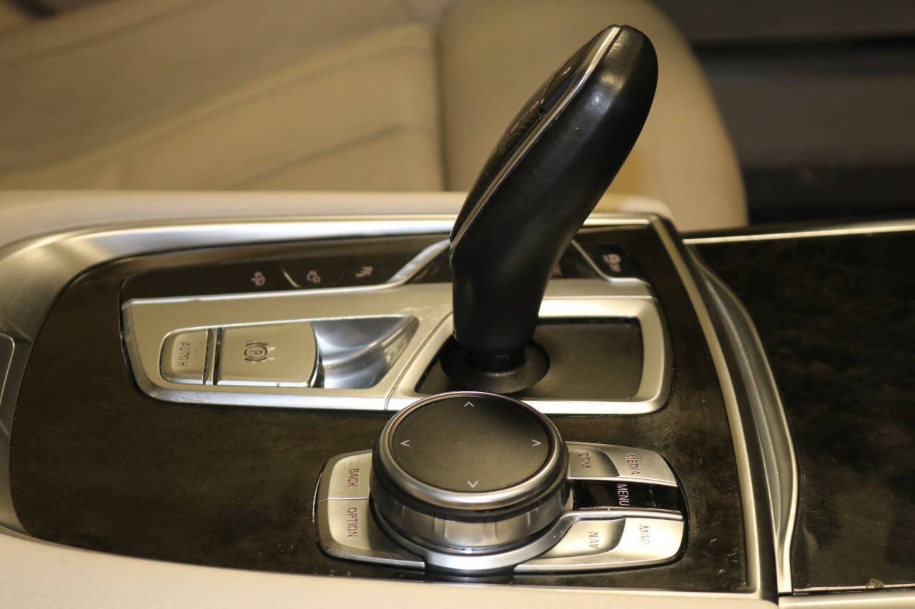 Used 2016 BMW 740i RWD image 58