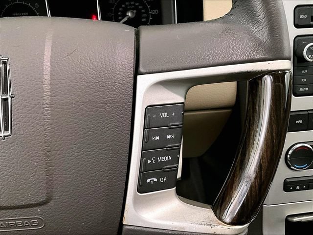 Used 2008 Lincoln MKX AWD image 19