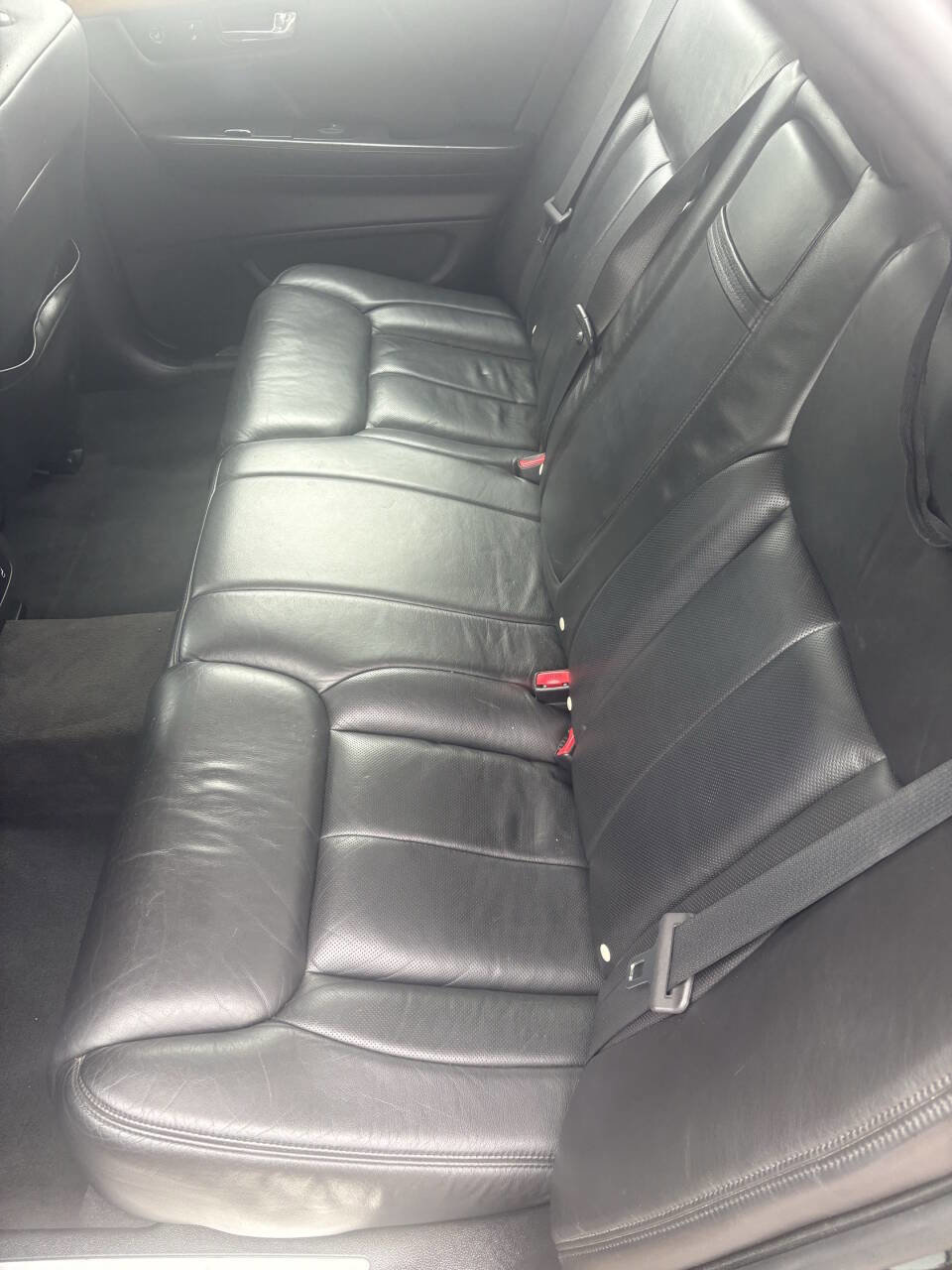 Used 2008 Cadillac DTS Performance w/ Platinum Edition image 11