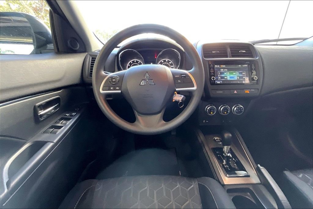 Used 2025 Mitsubishi Outlander Sport ES image 5